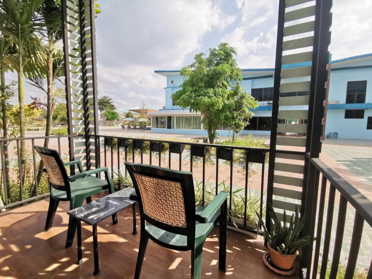 Menam Resort Nakhon Pathom Εξωτερικό φωτογραφία